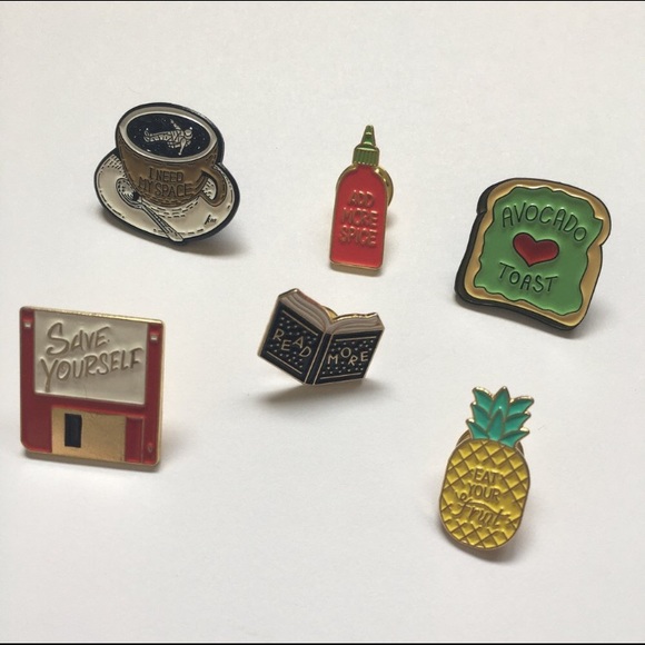 NWT “Eat Your Fruit” pineapple Pin - Picture 2 of 2